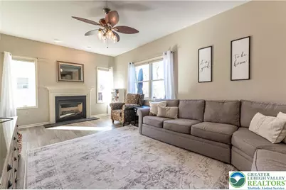 25 Millbrook Court, Palmer Twp, PA 18045 - Photo 2