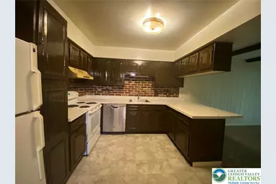 2815 Whitemarsh Place, Lower Macungie Township, PA 18062 - Photo 4