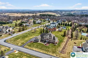 209 Donato Ct, Bushkill Twp, PA 18064 - Photo 8
