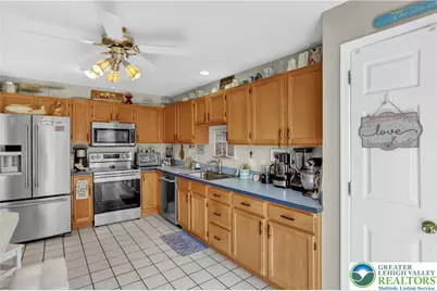 1560 Pinewind Drive, Lower Macungie Township, PA 18011 - Photo 16