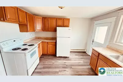 5562 Main Street #3, Lehigh Township, PA 18052 - Photo 2