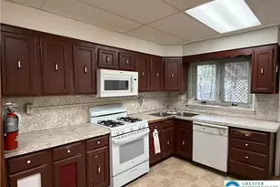 622 Cleveland St, Allentown City, PA 18103 - Photo 2