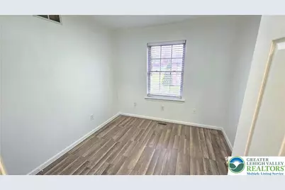 18 Jazz Circle, Whitehall Township, PA 18052 - Photo 10