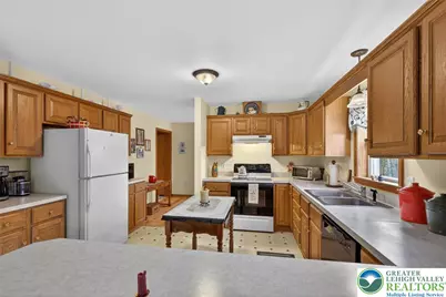 1089 Walnut Drive, Lehigh Township, PA 18038 - Photo 10