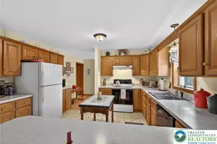 1089 Walnut Dr, Lehigh Township, PA 18038 - Photo 10