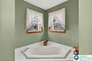 1089 Walnut Dr, Lehigh Township, PA 18038 - Photo 32