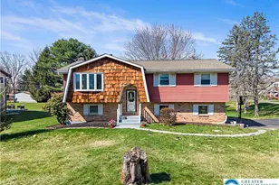 3945 Hemlock Pl, Hanover Twp, PA 18017 - Photo 2