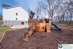 106 Lumbermill Ln, Stroudsburg, PA 18360 - Photo 4