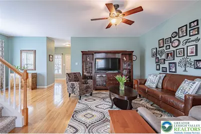 5633 Kart Drive, Allentown City, PA 18106 - Photo 6