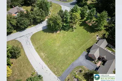 2520 Gracie Lone, Lower Macungie Township, PA 18062 - Photo 2