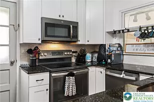 724 Krocks Ct, Lower Macungie Township, PA 18106 - Photo 12