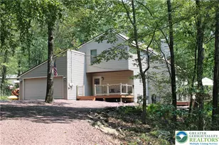 180 Mountainview Dr, Penn Forrest, PA 18229 - Photo 1