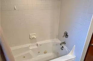 3858 Rosewood Ln, Whitehall Township, PA 18052 - Photo 16