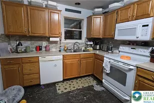 2013 Woodside Ct, Salisbury Township, PA 18103 - Photo 12