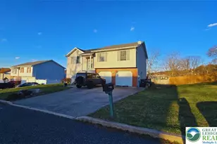 2013 Woodside Ct, Salisbury Township, PA 18103 - Photo 8