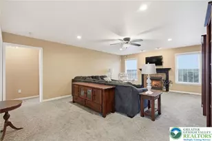 5529 Summit St, Whitehall Township, PA 18052 - Photo 8