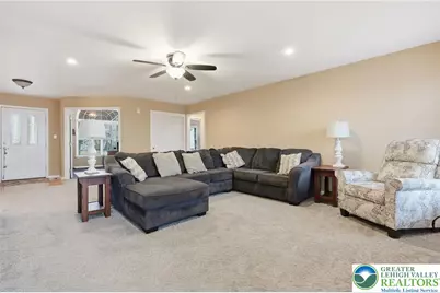 5529 Summit Street, Whitehall Township, PA 18052 - Photo 6