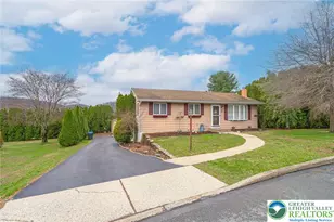 912 S Lincoln Ave, Walnutport Boro, PA 18088 - Photo 2