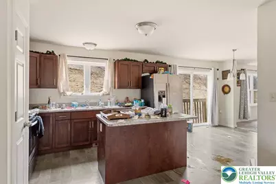 225 Swan Court, Middle Smithfield, PA 18302 - Photo 6