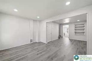 37 Spruce St, Allentown City, PA 18101 - Photo 2