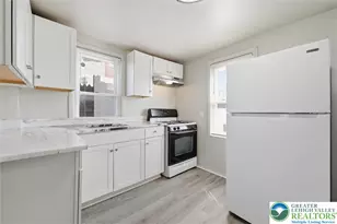 37 Spruce St, Allentown City, PA 18101 - Photo 4