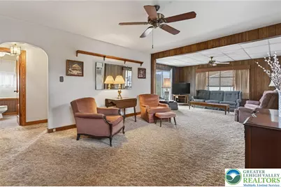 230 W Howard Avenue, Coaldale, PA 18218 - Photo 8