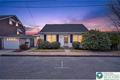 230 W Howard Avenue, Coaldale, PA 18218 - Photo 2