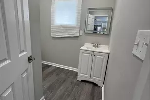 37 Logan St, Wilkes Barre, PA 18702 - Photo 8