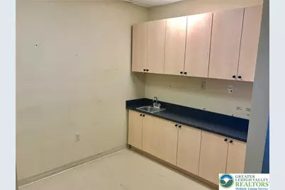 208 Kevin Lane #Middle unit, Brodheadsville, PA 18322 - Photo 8