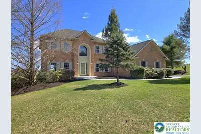 4123 Wyndemere Circle E, Lowhill Township, PA 18078 - Photo 1