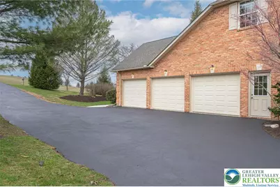 4123 Wyndemere Circle E, Lowhill Township, PA 18078 - Photo 8