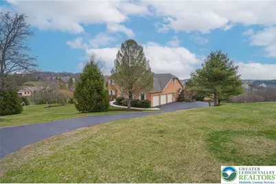 4123 Wyndemere Circle E, Lowhill Township, PA 18078 - Photo 6