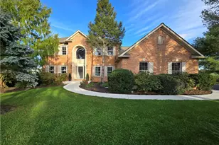 4123 Wyndemere Circle E, Lowhill Township, PA 18078 - Photo 2