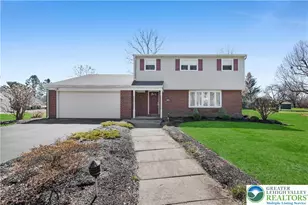 1522 Magnolia Dr, Upper Macungie Township, PA 18069 - Photo 2