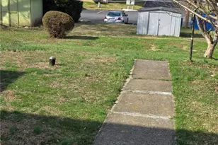 2208 S 9th St, Allentown City, PA 18103 - Photo 10