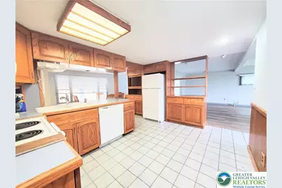 4542 Lime Kiln Road, South Whitehall Township, PA 18069 - Photo 4