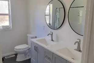 1111 Delabole Jct Rd, Pen Argyl, PA 18072 - Photo 14