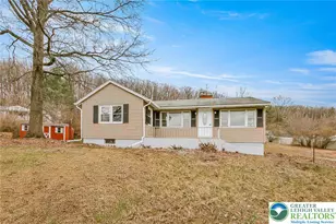 427 Walnut Dr, Lehigh Township, PA 18067 - Photo 1