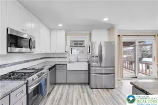 2740 Stonewood Dr, Hanover Twp, PA 18017 - Photo 2