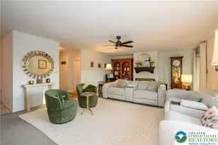 104 Brynwood Dr, Easton, PA 18045 - Photo 2