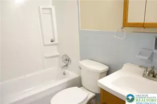 2754 Suzanne Way, Hanover Twp, PA 18109 - Photo 12