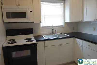 2754 Suzanne Way, Hanover Twp, PA 18109 - Photo 6