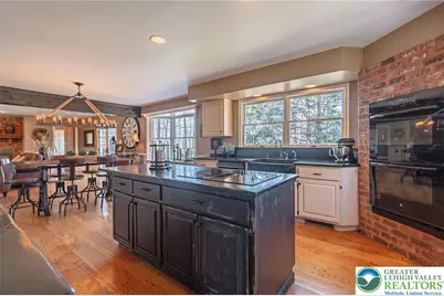 6145 Woodledge Drive, Upper Macungie Township, PA 18069 - Photo 18