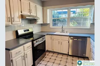 4208 Windsor Drive, South Whitehall Township, PA 18104 - Photo 14