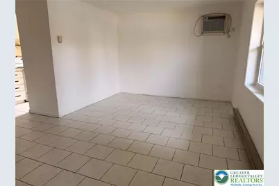 1818 W Livingston Street #1st floor, Allentown City, PA 18104 - Photo 4