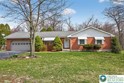 811 Hawthorne Lane, Plainfield Township, PA 18072 - Photo 2