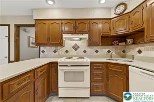 5292 Hanover Dr, Lower Macungie Township, PA 18106 - Photo 16