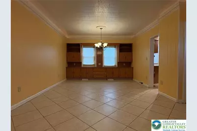 754 E Washington Avenue, Bethlehem City, PA 18017 - Photo 4