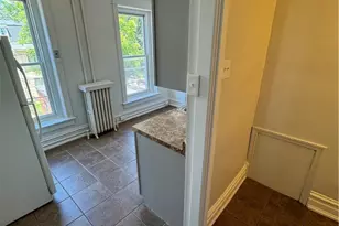 31 N 12th St, Allentown City, PA 18101 - Photo 2