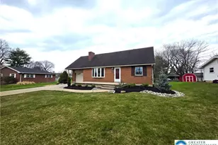 1645 Mark Twain Cir, Hanover Twp, PA 18017 - Photo 4